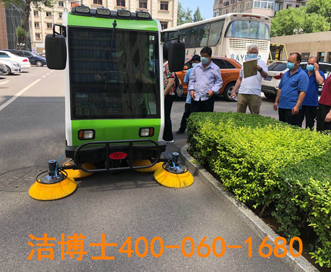 潔博士駕駛掃地車客戶案例-國家廣播電視總局機關(guān)服務中心